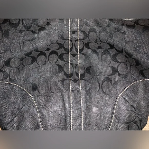 Coach tassel purse. - Picture 3 of 8